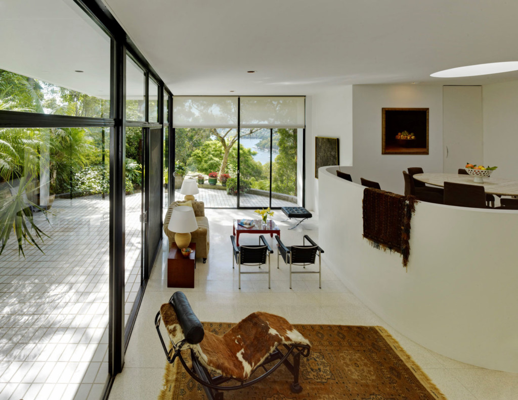 Castlecrag house: Photo taken by Michael Nicholson in 2015 – view of the living room and raised dining area